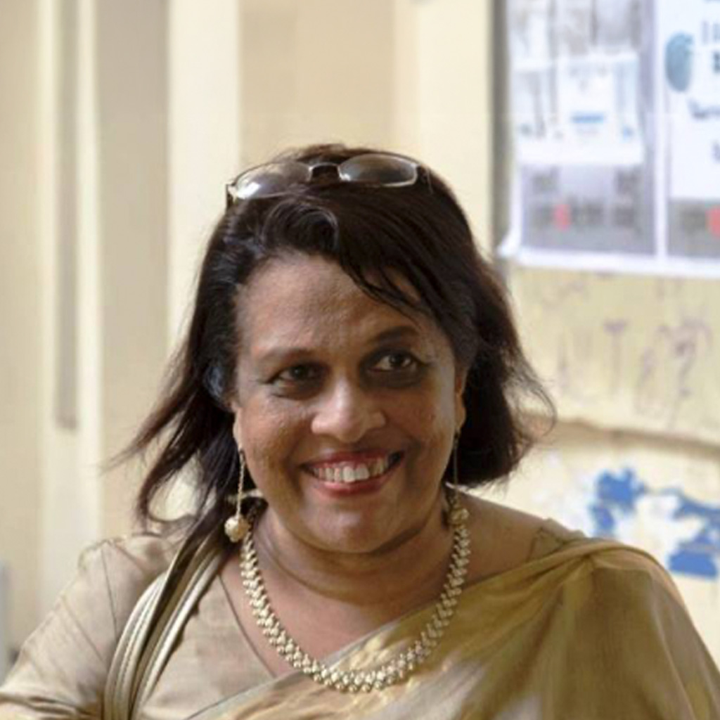 Professor Sharya Scharenguivel